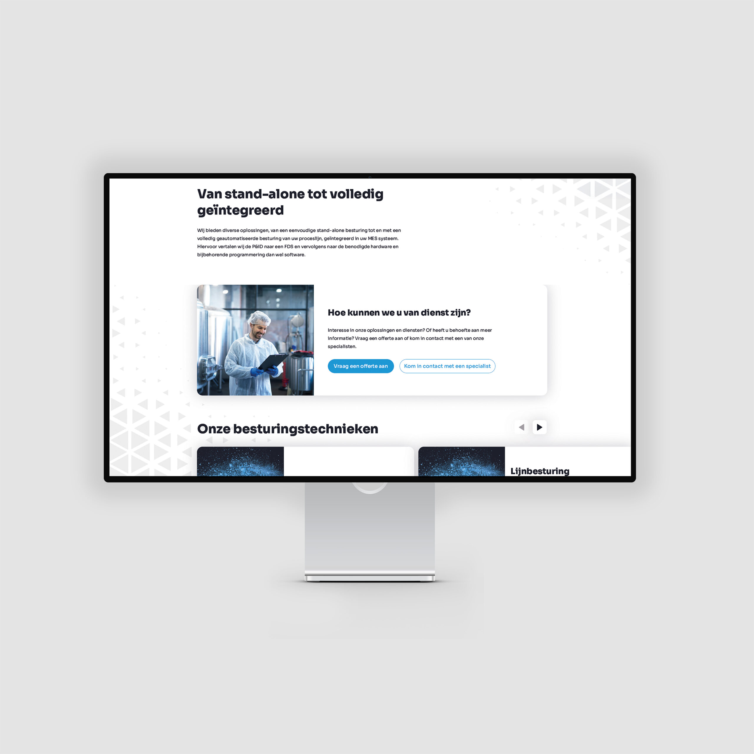 Desktopweergave van de Recyfood-website, met secties die hun activiteiten tonen voor retail, voedselproducenten en agrarische bedrijven, naast een overzicht van hun werkwijze.